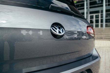 2018-Volkswagen-Golf-VII-GTI-20-TSI-Auto_6
