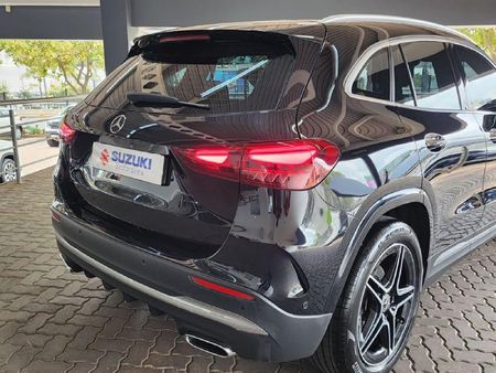 2024-Mercedes-Benz-GLA-200d-Progressive_9