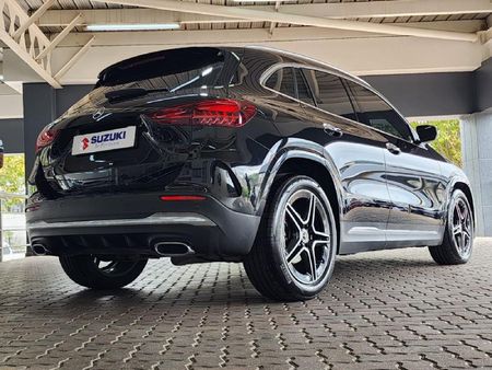 2024-Mercedes-Benz-GLA-200d-Progressive_10