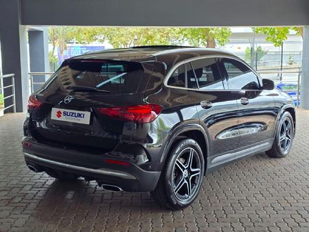 2024-Mercedes-Benz-GLA-200d-Progressive_8