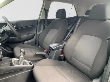 2022-Hyundai-Venue-10-TGDI-Motion_12