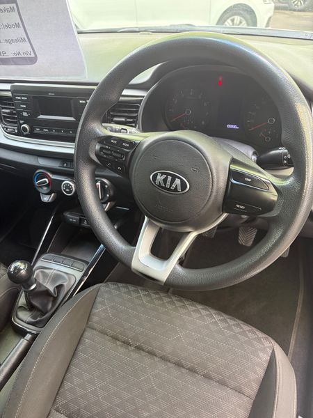 2019-Kia-Rio-12-5-dr_6