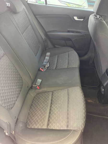 2019-Kia-Rio-12-5-dr_8