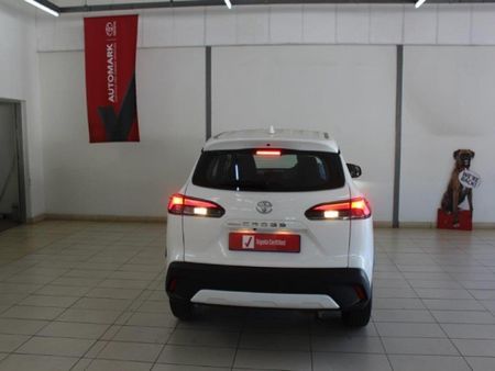 2025-Toyota-Corolla-Cross-18-XS_9