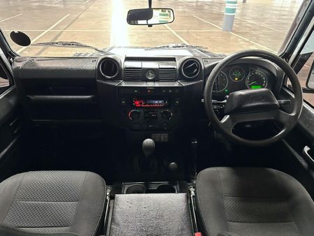 2013-Land-Rover-Defender-110-22D-Station-Wagon-Limited_9