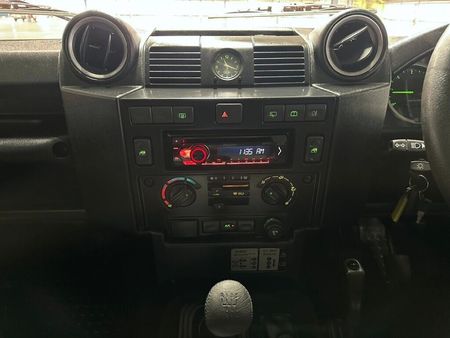 2013-Land-Rover-Defender-110-22D-Station-Wagon-Limited_11