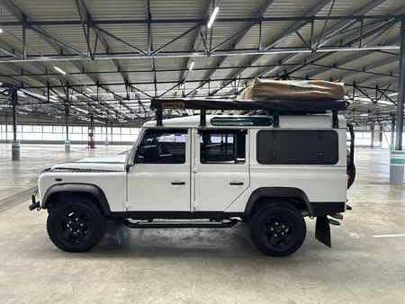 2013-Land-Rover-Defender-110-22D-Station-Wagon-Limited_3