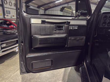 1986-Chevrolet-K5-Blazer_21