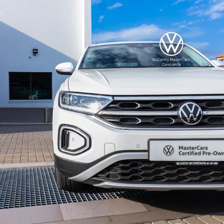 2025-Volkswagen-T-Roc-14-TSI-Design-Auto_15