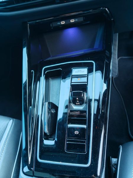 2026-Volkswagen-Golf-14-TSI-R-Line-Auto-110kw_11