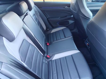 2026-Volkswagen-Golf-14-TSI-R-Line-Auto-110kw_19
