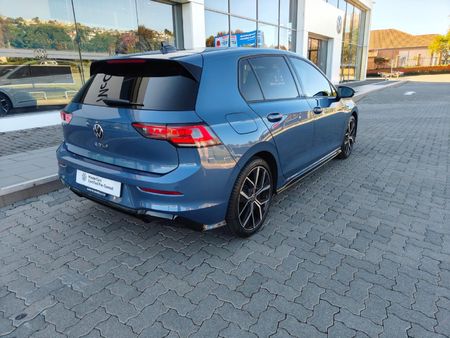 2026-Volkswagen-Golf-14-TSI-R-Line-Auto-110kw_5