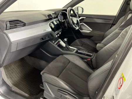 2020-Audi-Q3-14-TFSI-S-Line-35-TFSI_8