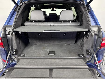 2020-BMW-X7-xDrive30d-M-Sport_15