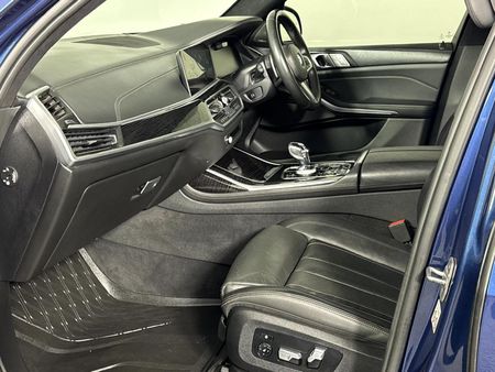 2020-BMW-X7-xDrive30d-M-Sport_8