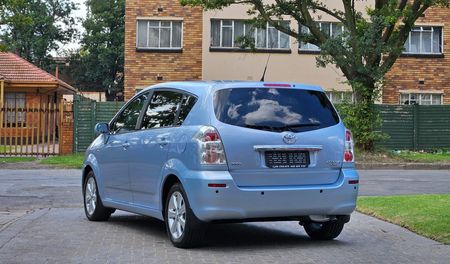 2008-Toyota-Verso-160-SX_1
