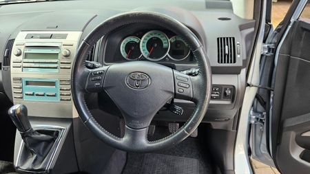 2008-Toyota-Verso-160-SX_27