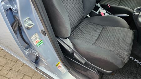 2008-Toyota-Verso-160-SX_29