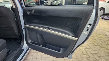 2008-Toyota-Verso-160-SX_33