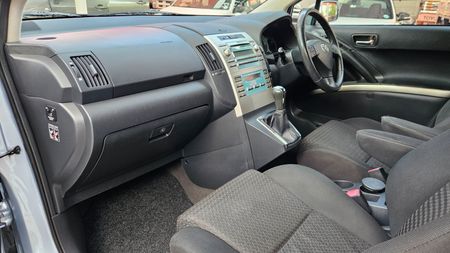 2008-Toyota-Verso-160-SX_36