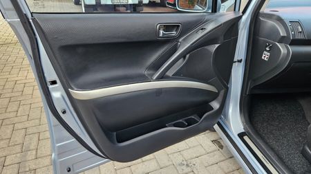 2008-Toyota-Verso-160-SX_37