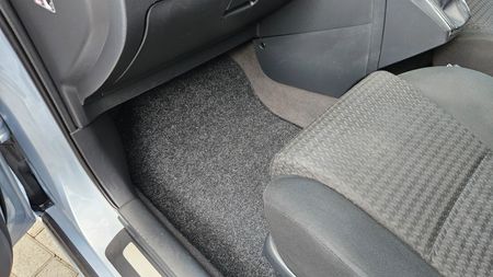 2008-Toyota-Verso-160-SX_38