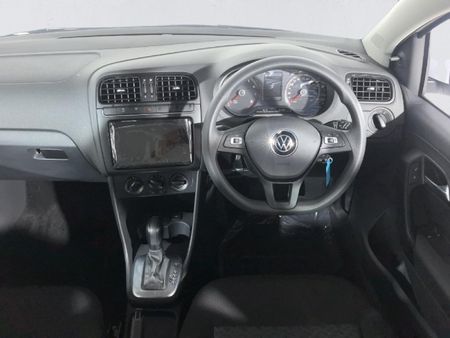 2026-Volkswagen-Polo-Vivo-16-Life_9