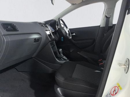 2026-Volkswagen-Polo-Vivo-16-Life_12