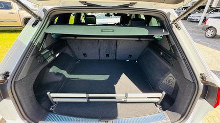 2023-Volkswagen-Touareg-30-TDI-V6-Executive_8