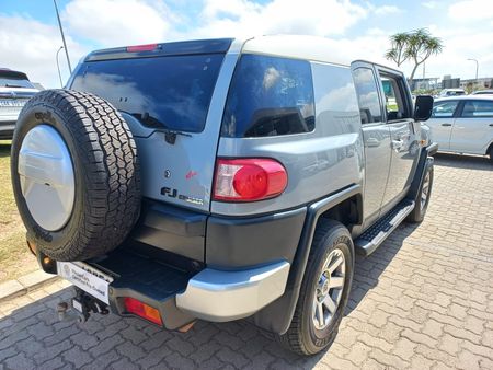 2021-Toyota-FJ-Cruiser-40-V6_1