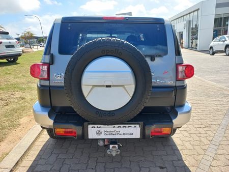 2021-Toyota-FJ-Cruiser-40-V6_2