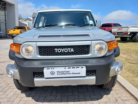 2021-Toyota-FJ-Cruiser-40-V6_3