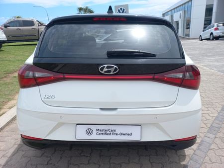 2022-Hyundai-i20-12-Fluid_3