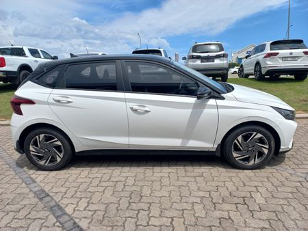2022-Hyundai-i20-12-Fluid_5