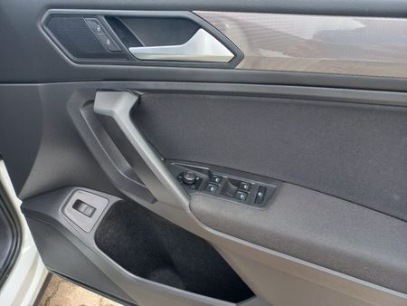 2025-Volkswagen-Tiguan-Allspace-14-TSI-Life-DSG-Auto_8