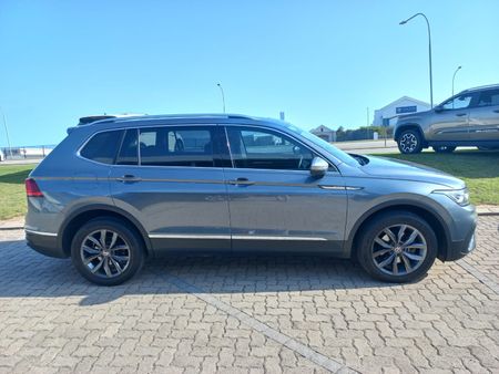 2022-Volkswagen-Tiguan-Allspace-14-TSI-Life-DSG-Auto_5