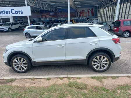 2023-Volkswagen-T-Roc-14-TSI-Design-Auto_3