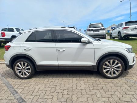 2023-Volkswagen-T-Roc-14-TSI-Design-Auto_4