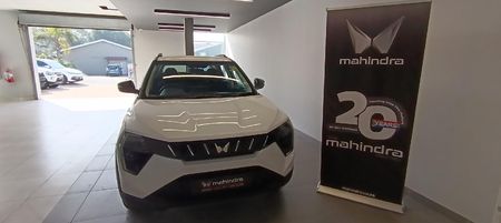 2026-Mahindra-XUV-3XO-12T-AX5_3