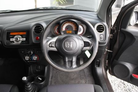 2015-Honda-Brio-12-Comfort-5-dr_10
