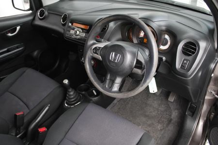 2015-Honda-Brio-12-Comfort-5-dr_8