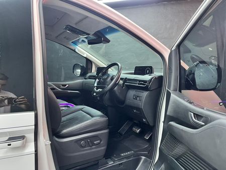 2025-Hyundai-Staria-22d-Luxury-Auto_6