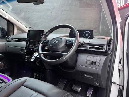 2025-Hyundai-Staria-22d-Luxury-Auto_7