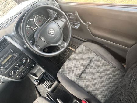 2015-Suzuki-Jimny-13_7