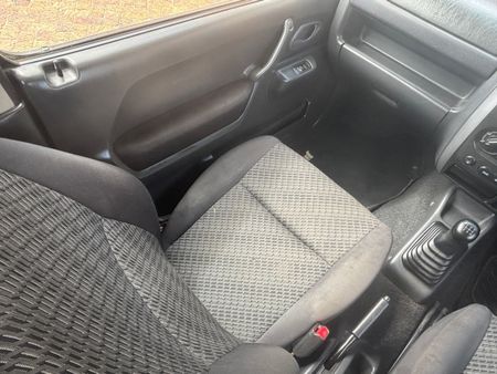 2015-Suzuki-Jimny-13_8
