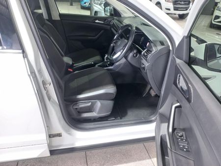 2023-Volkswagen-T-Cross-15-TSI-R-Line-Auto_12