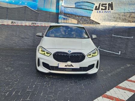 2021-BMW-1-Series-M135i-xDrive_6