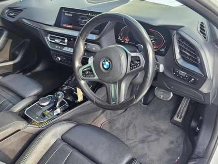 2021-BMW-1-Series-M135i-xDrive_8