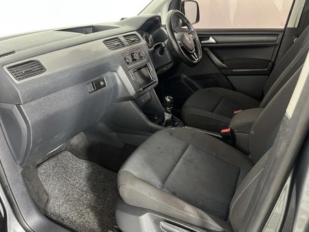 2019-Volkswagen-Caddy-10-TSI-Trendline_8