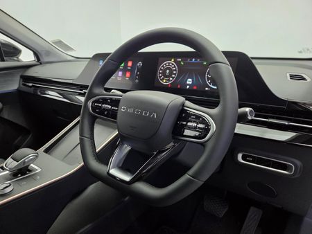 2025-Omoda-C5-15T-Elegance-X_11